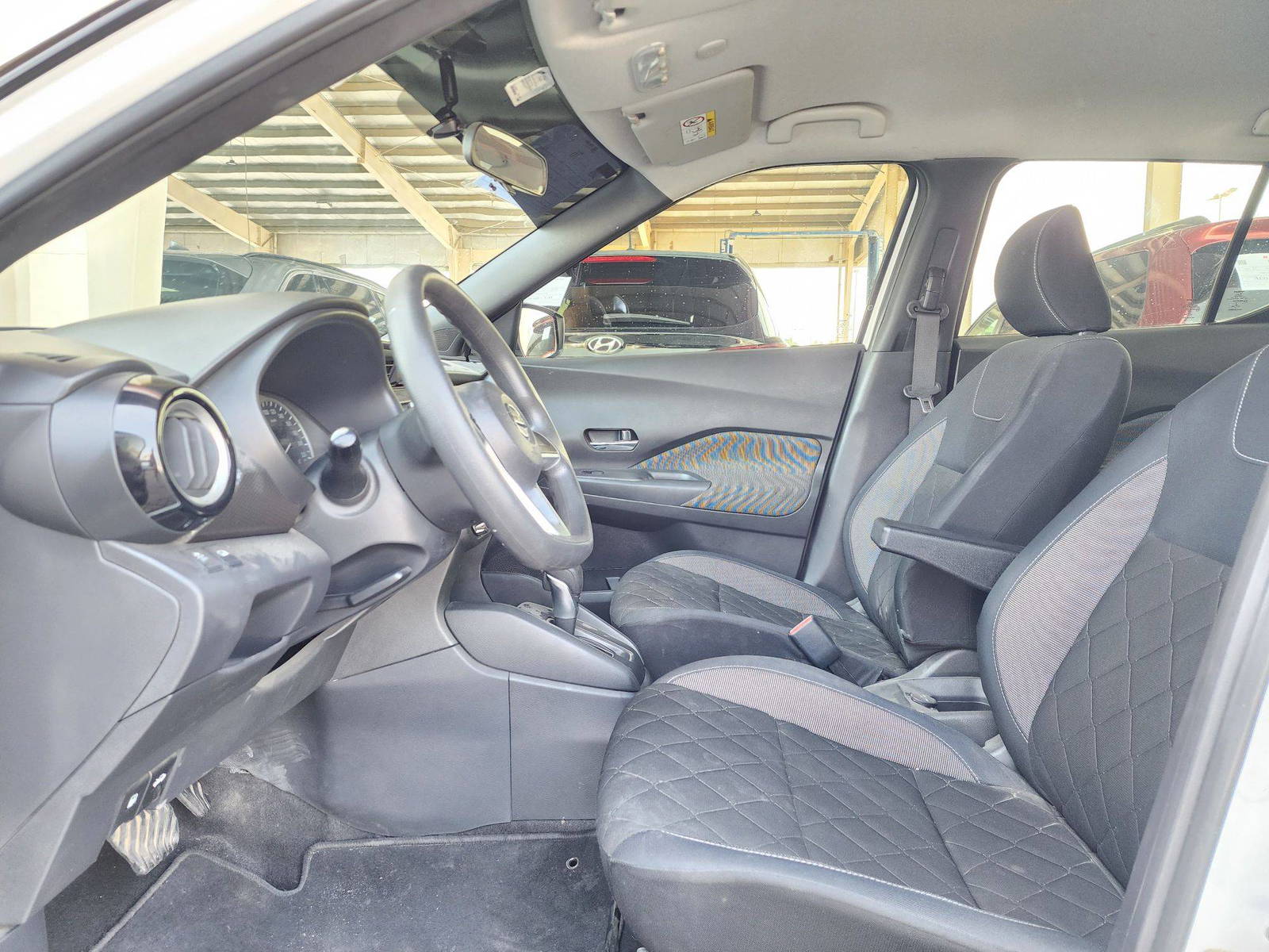 2018 NISSAN KICKS — 104986 KM — Lot 215487 — Souq - Marhaba Auctions Used Cars - Image 8