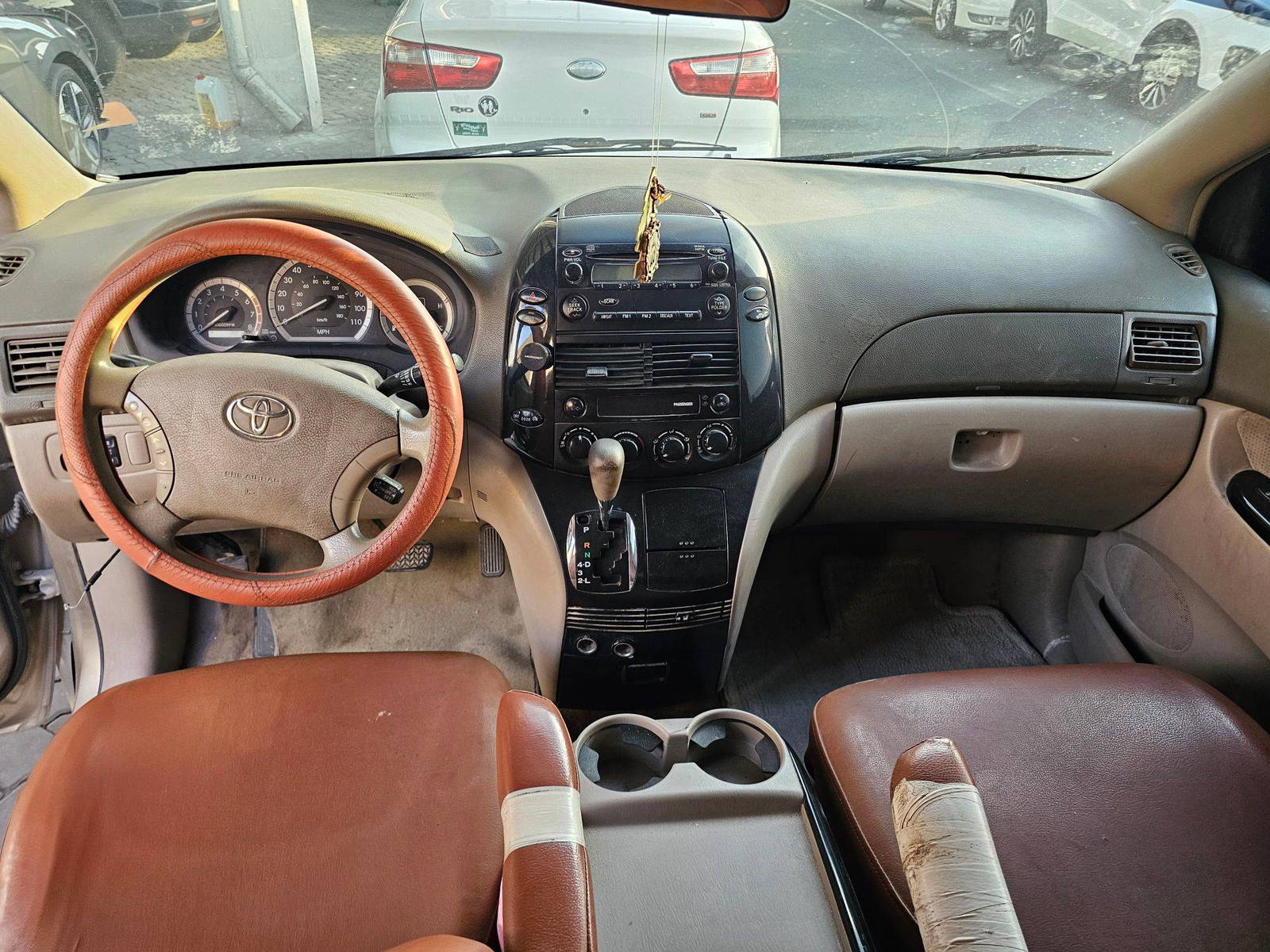 TOYOTA SIENNA 2004 - Marhaba Auction Used Cars - Image 8