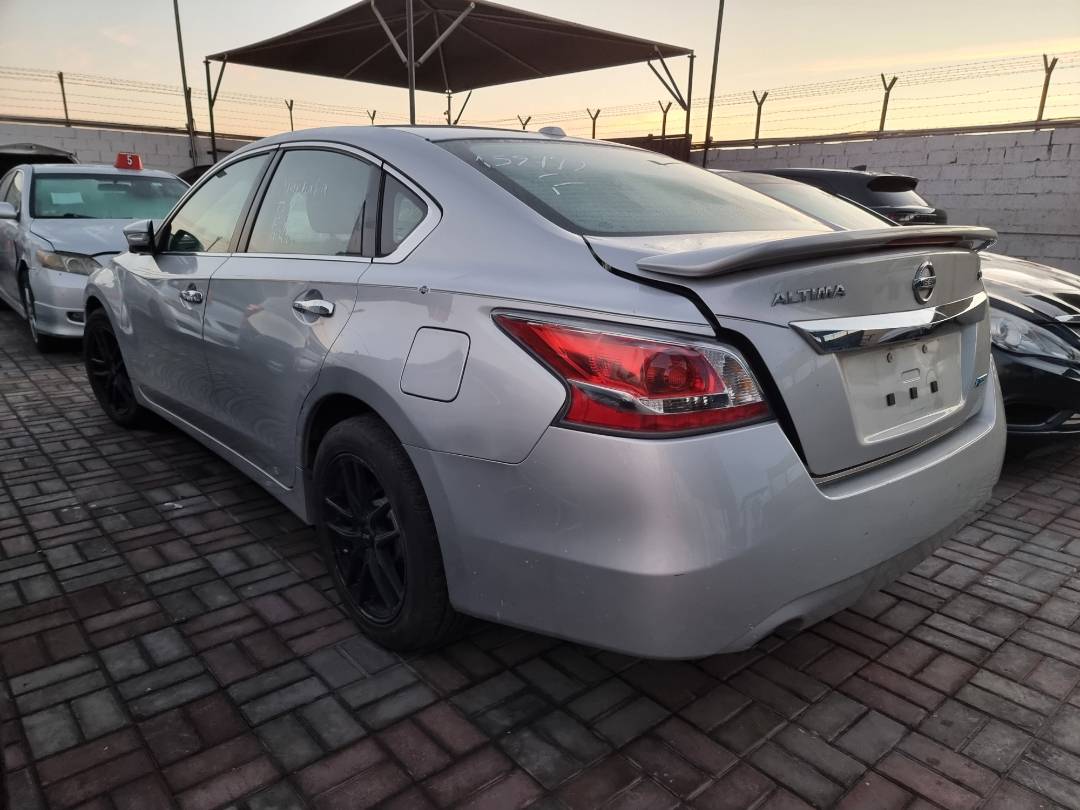 2014 NISSAN ALTIMA — 116909 Miles — Lot 125478 — Ind. 12 - Marhaba Auctions Used Cars - Image 5