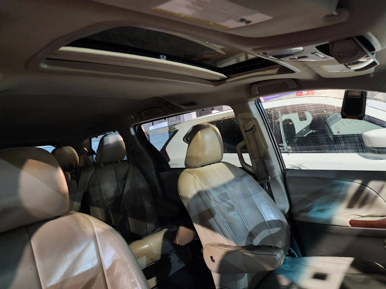 TOYOTA SIENNA 2011 - Marhaba Auction Used Cars - Image 7