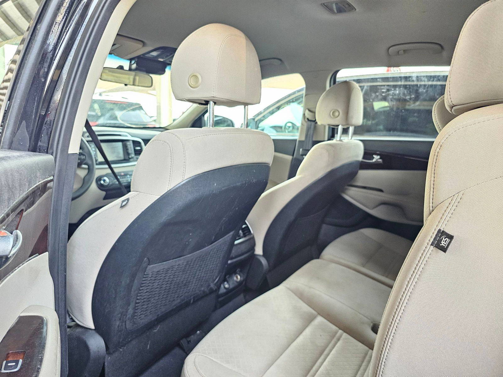 2018 KIA SORENTO — 126131 Miles — Lot 87311554 — Souq - Marhaba Auctions Used Cars - Image 6