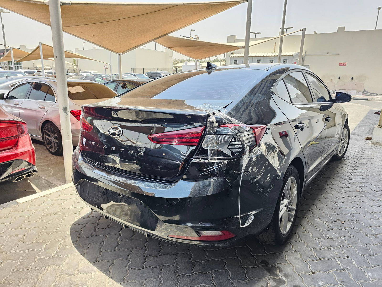 2020 HYUNDAI ELANTRA — 125324 KM — Lot 85476504 — Souq - Marhaba Auctions Used Cars - Image 3
