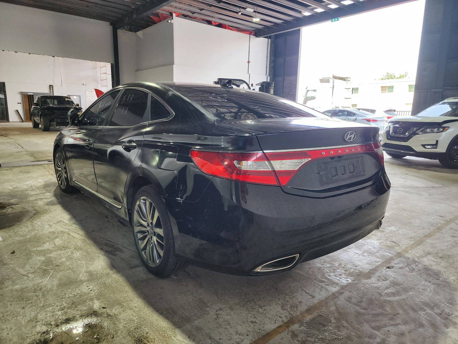 HYUNDAI GRANDEUR 2014 - Marhaba Auction Used Cars - Image 6