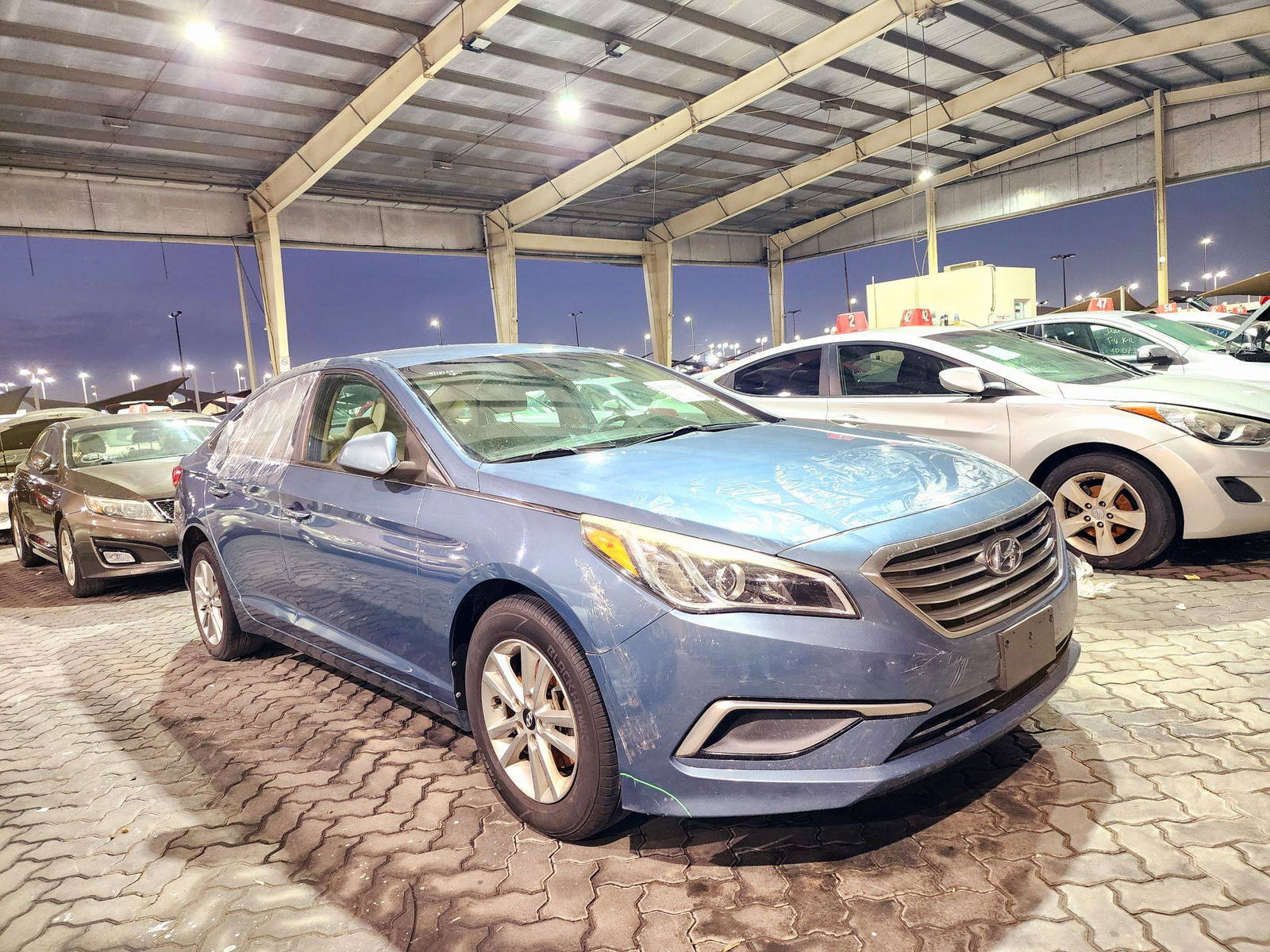 2017 HYUNDAI SONATA — 111467 Miles — Lot 40327882 — Souq - Marhaba Auctions Used Cars - Image 4