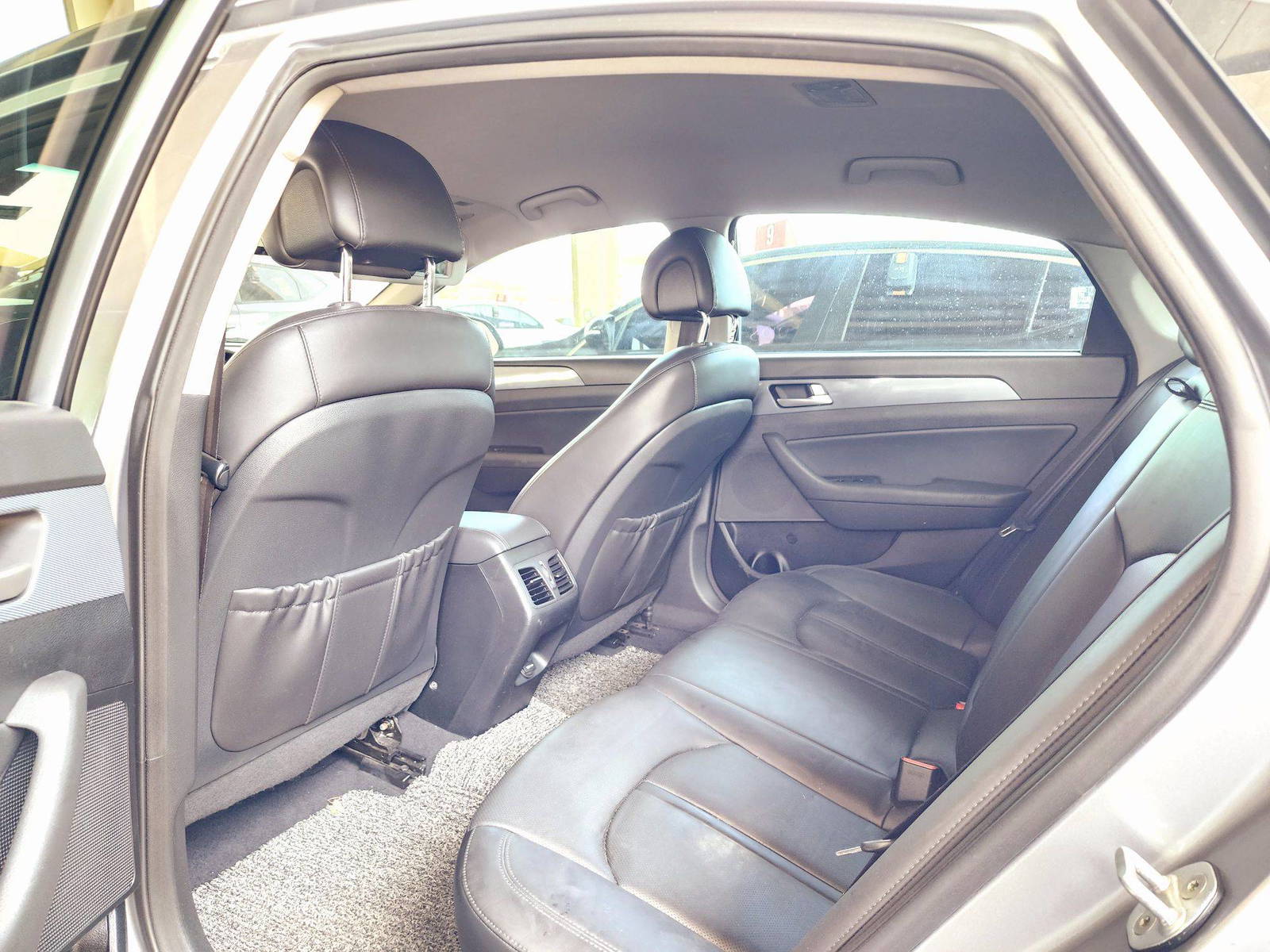 2015 HYUNDAI SONATA — 208979 KM — Lot 005316 — Souq - Marhaba Auctions Used Cars - Image 6