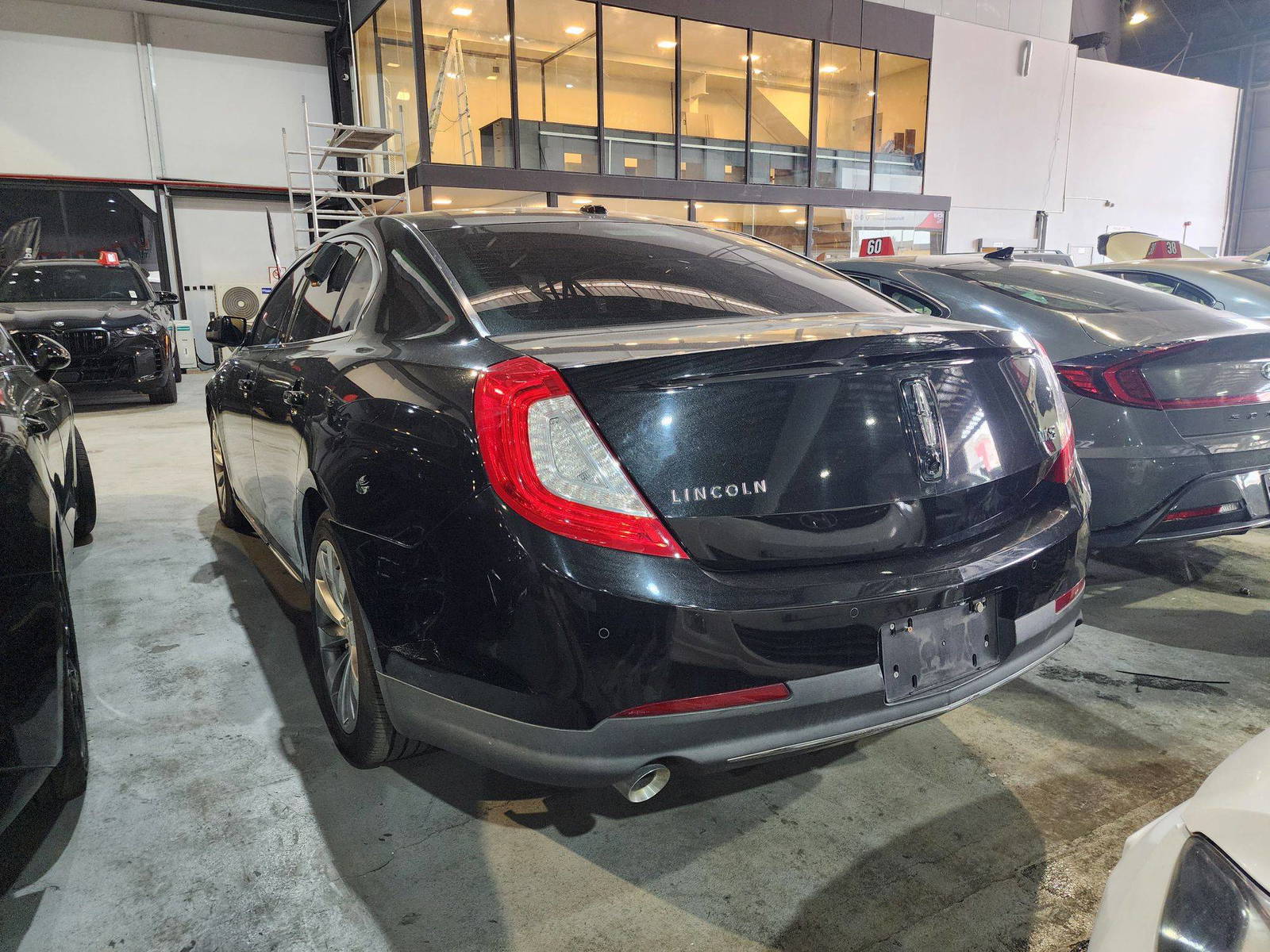 2014 LINCOLN MKS — 285390 KM — Lot G608738 — Al Quoz - Marhaba Auctions Used Cars - Image 6