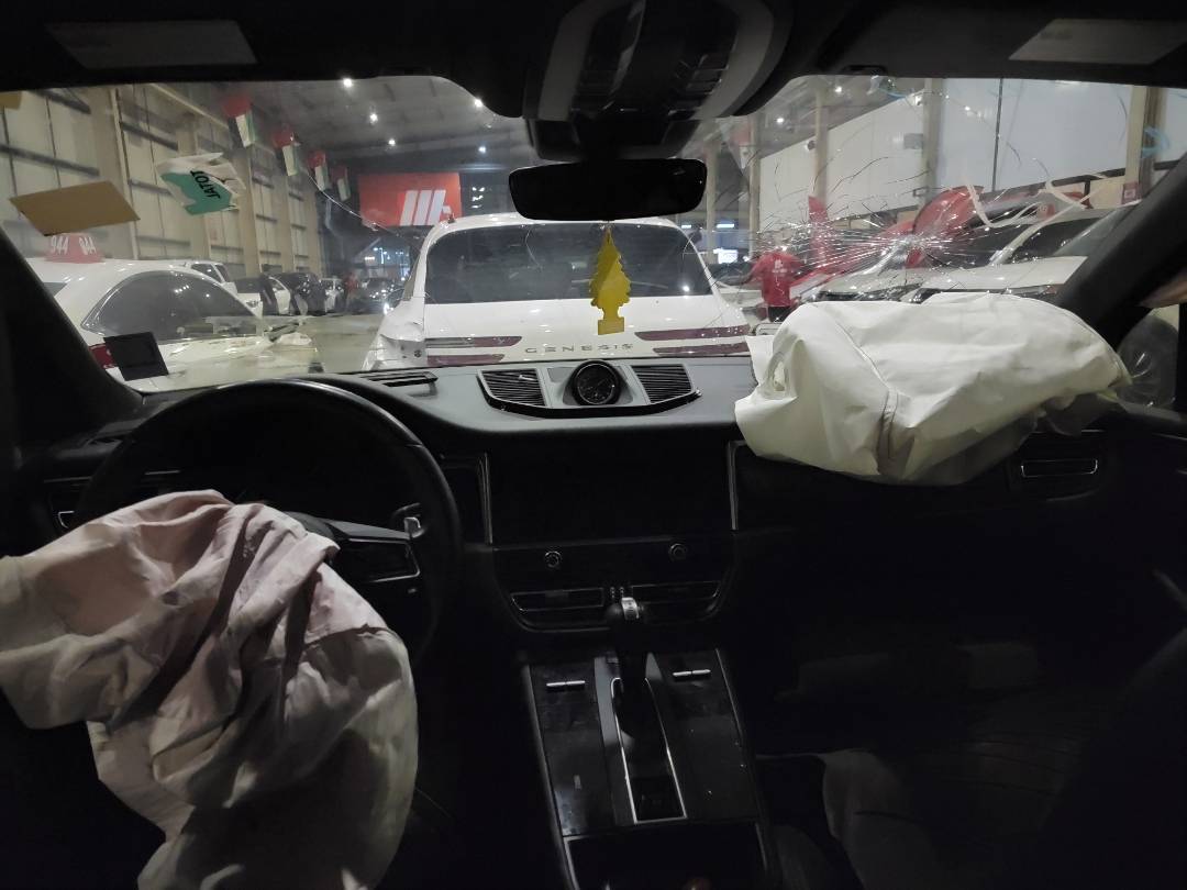 PORSCHE MACAN 2022 - Marhaba Auction Used Cars - Image 6