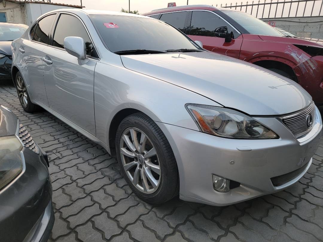 2006 LEXUS IS 250 — 207362 KM — Lot 62017369 — Souq - Marhaba Auctions Used Cars - Image 4