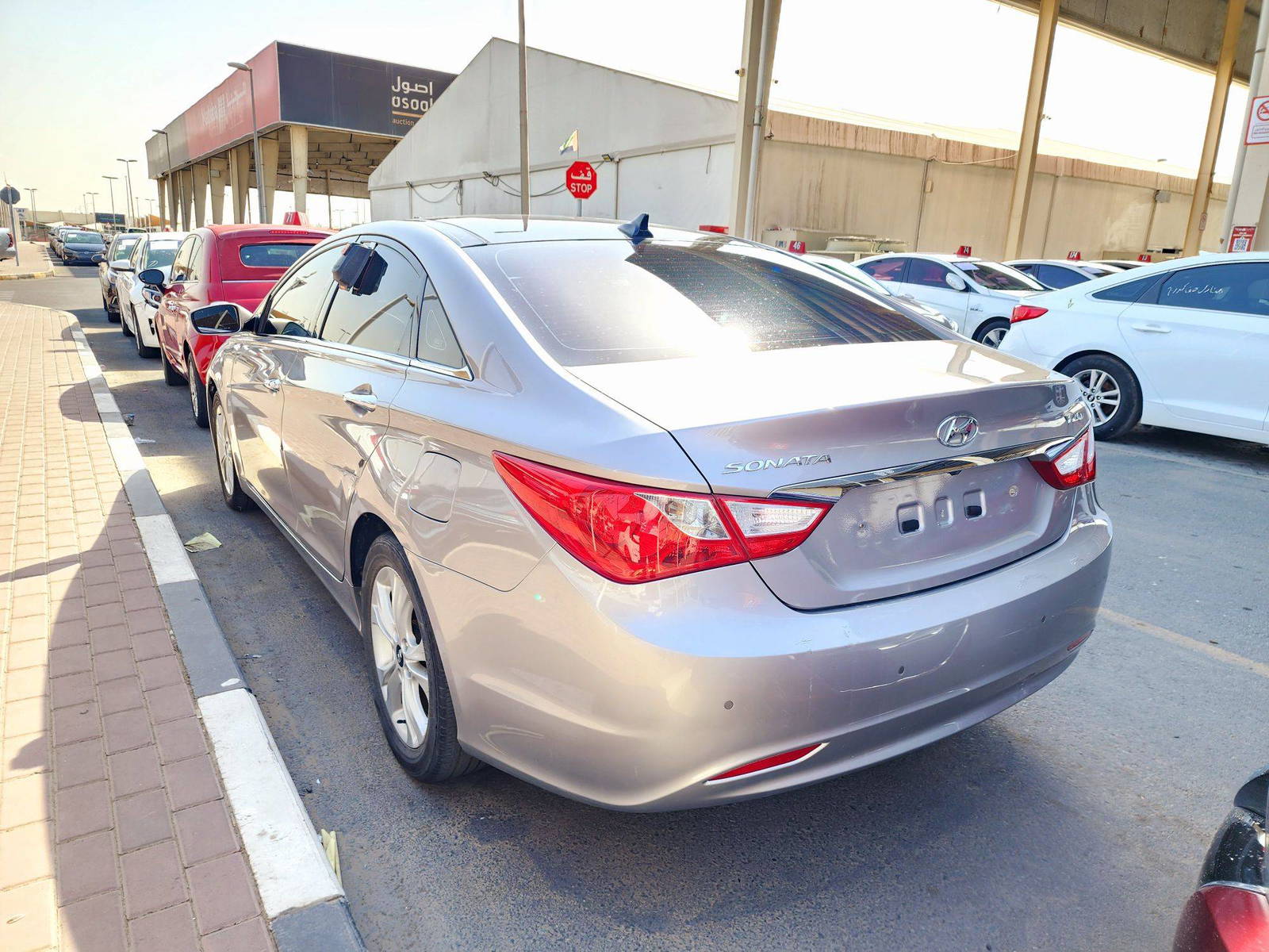 2010 HYUNDAI SONATA — 116799 KM — Lot BAA021221 — Souq - Marhaba Auctions Used Cars - Image 3