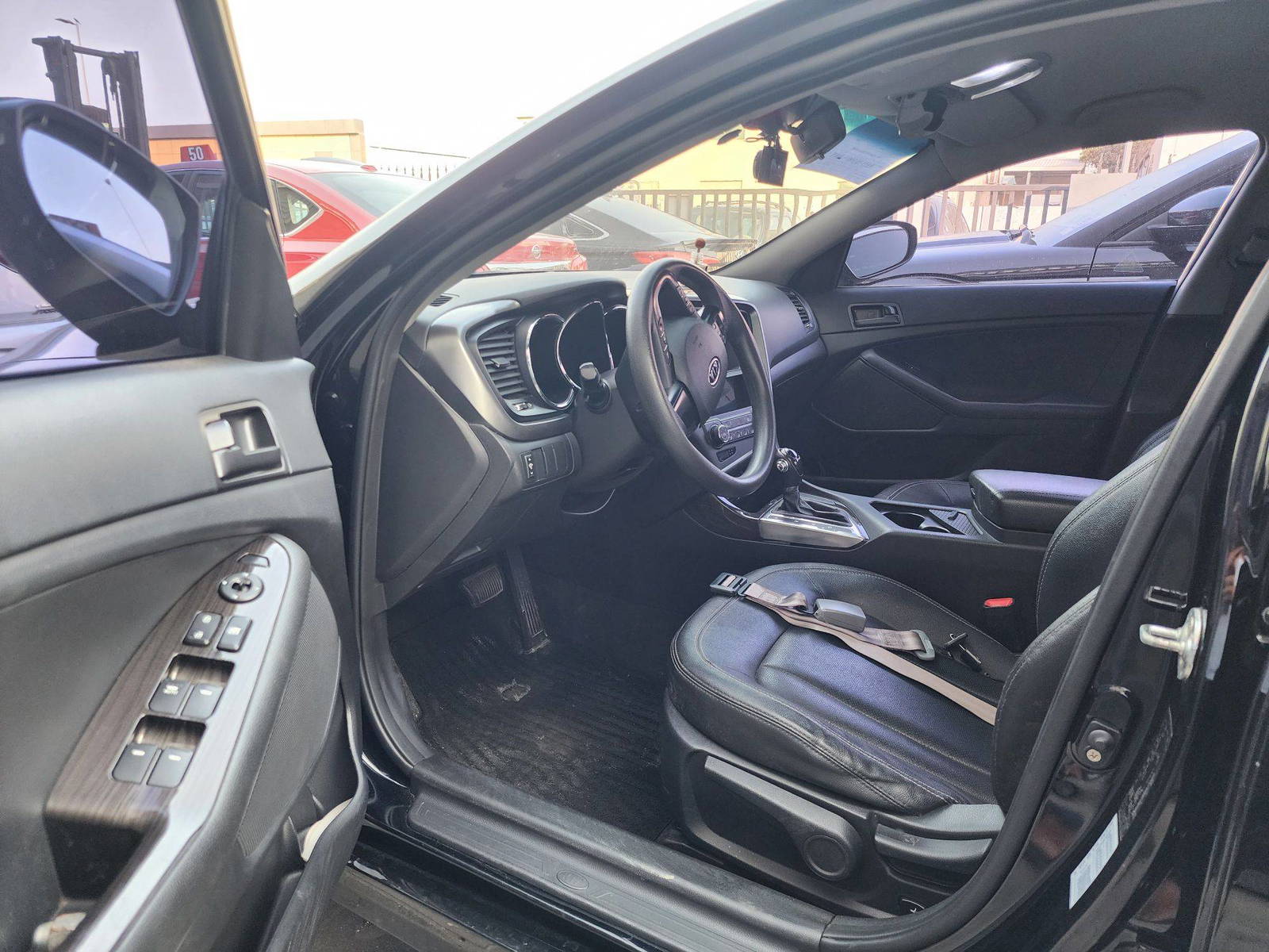 2013 KIA K5 — 247761 KM — Lot 259188 — Al Quoz - Marhaba Auctions Used Cars - Image 9
