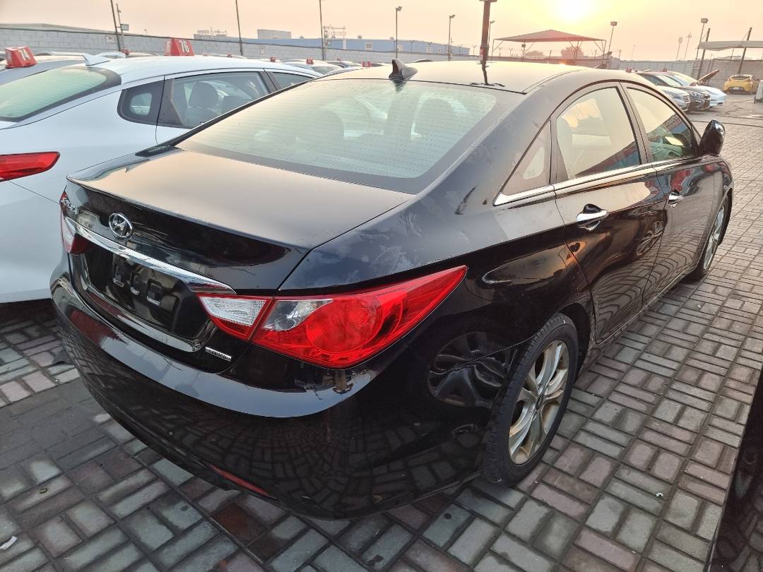 2011 HYUNDAI SONATA — 184587 Miles — Lot C4BH129815 — Souq - Marhaba Auctions Used Cars - Image 4