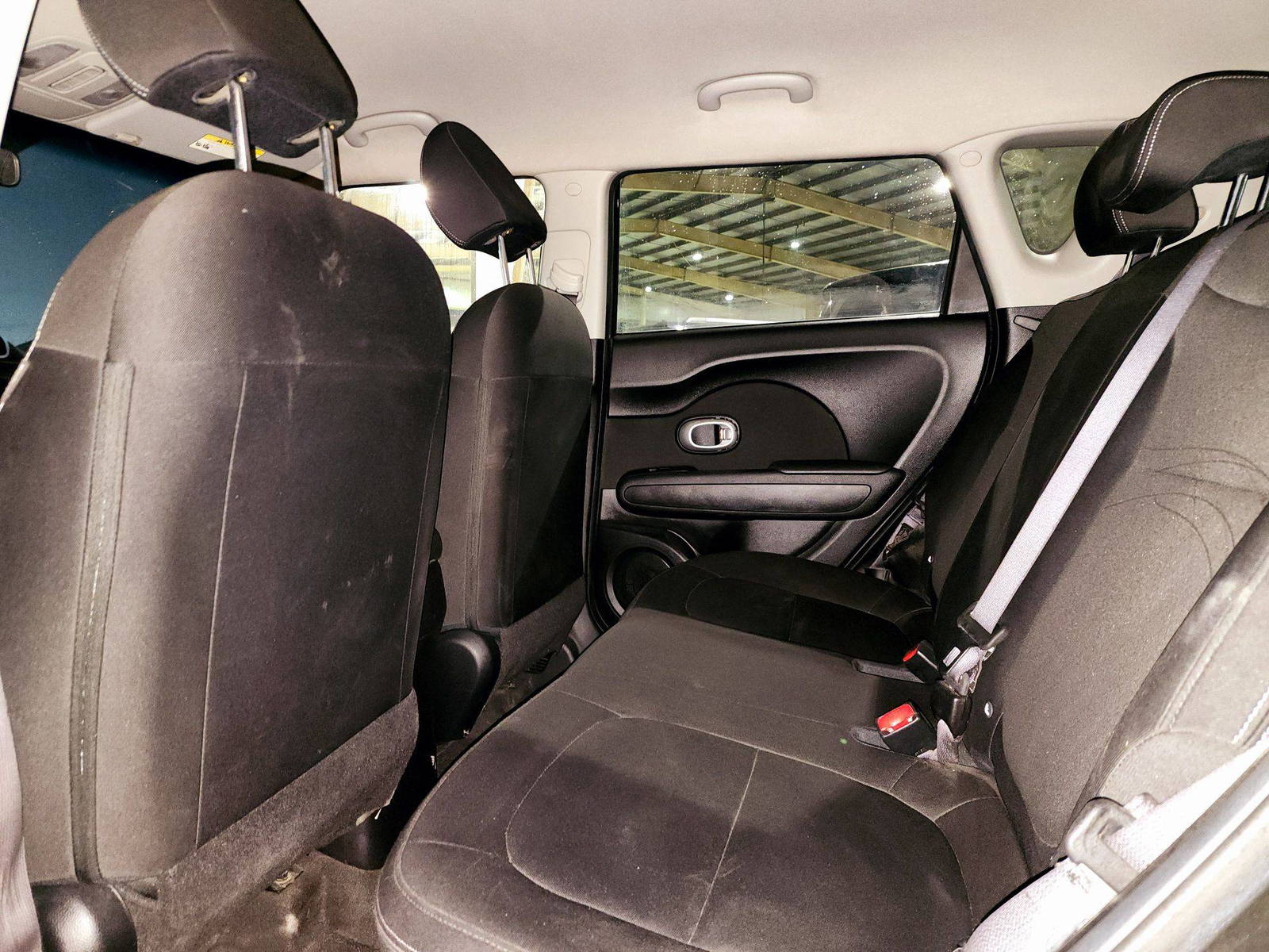 2015 KIA SOUL — 87309 Miles — Lot F7754674 — Souq - Marhaba Auctions Used Cars - Image 6