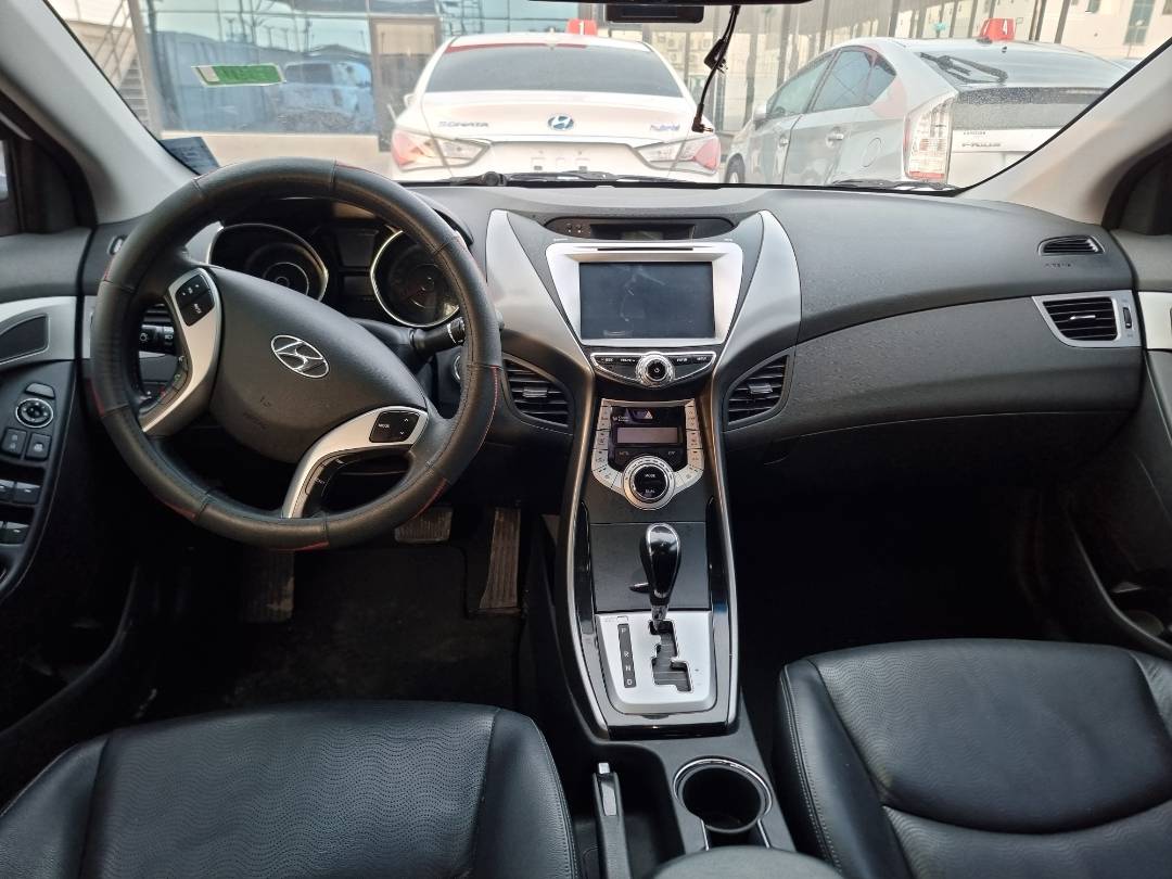2012 HYUNDAI AVANTE — 156952 KM — Lot 215487 — Ind. 12 - Marhaba Auctions Used Cars - Image 7