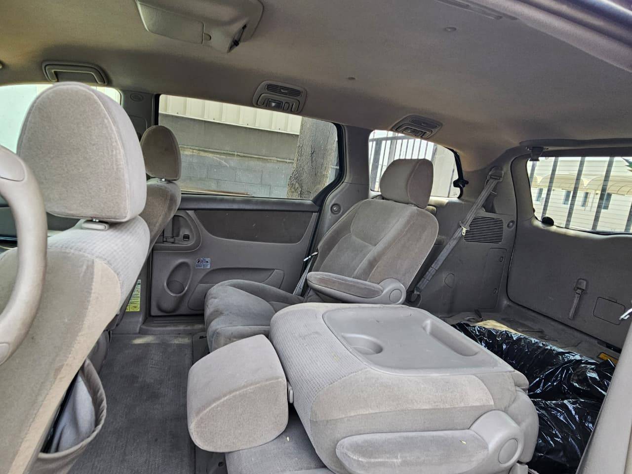 2004 TOYOTA SIENNA — 276619 Miles — Lot 92529325 — Souq - Marhaba Auctions Used Cars - Image 7