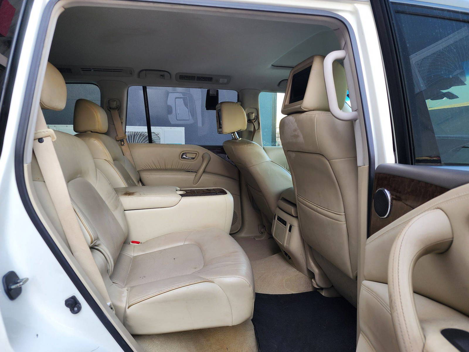 2016 INFINITI QX80 — 181153 Miles — Lot 1177167 — Souq - Marhaba Auctions Used Cars - Image 7