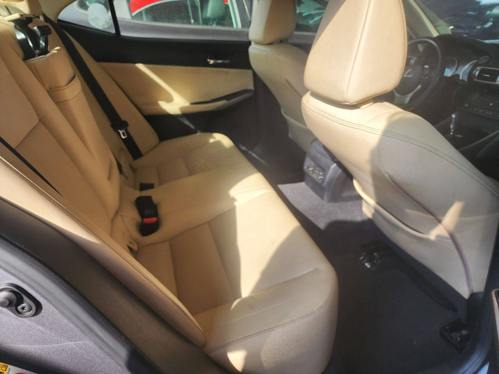 2015 LEXUS IS 250 — 124145 Miles — Lot 38541904 — Souq - Marhaba Auctions Used Cars - Image 7