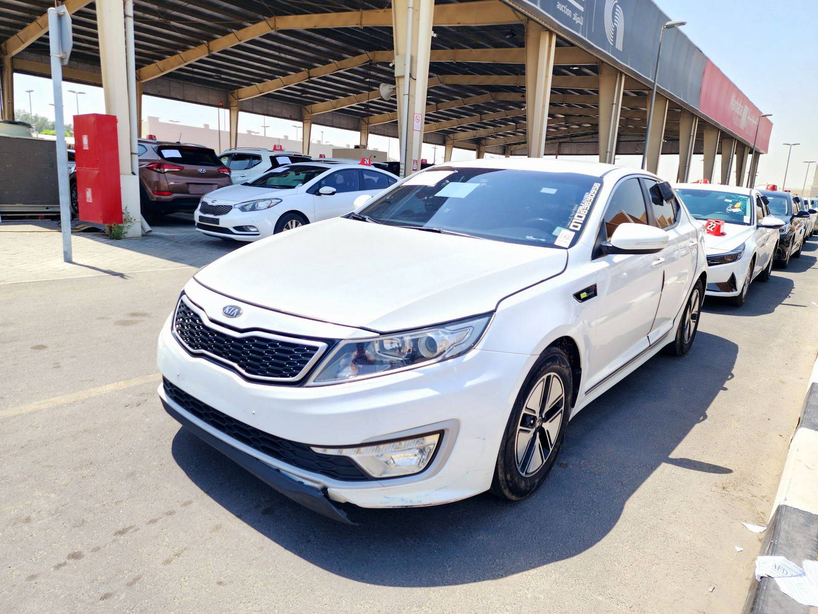 2013 KIA K5 — 205596 KM — Lot 020430 — Souq - Marhaba Auctions Used Cars - Image 4