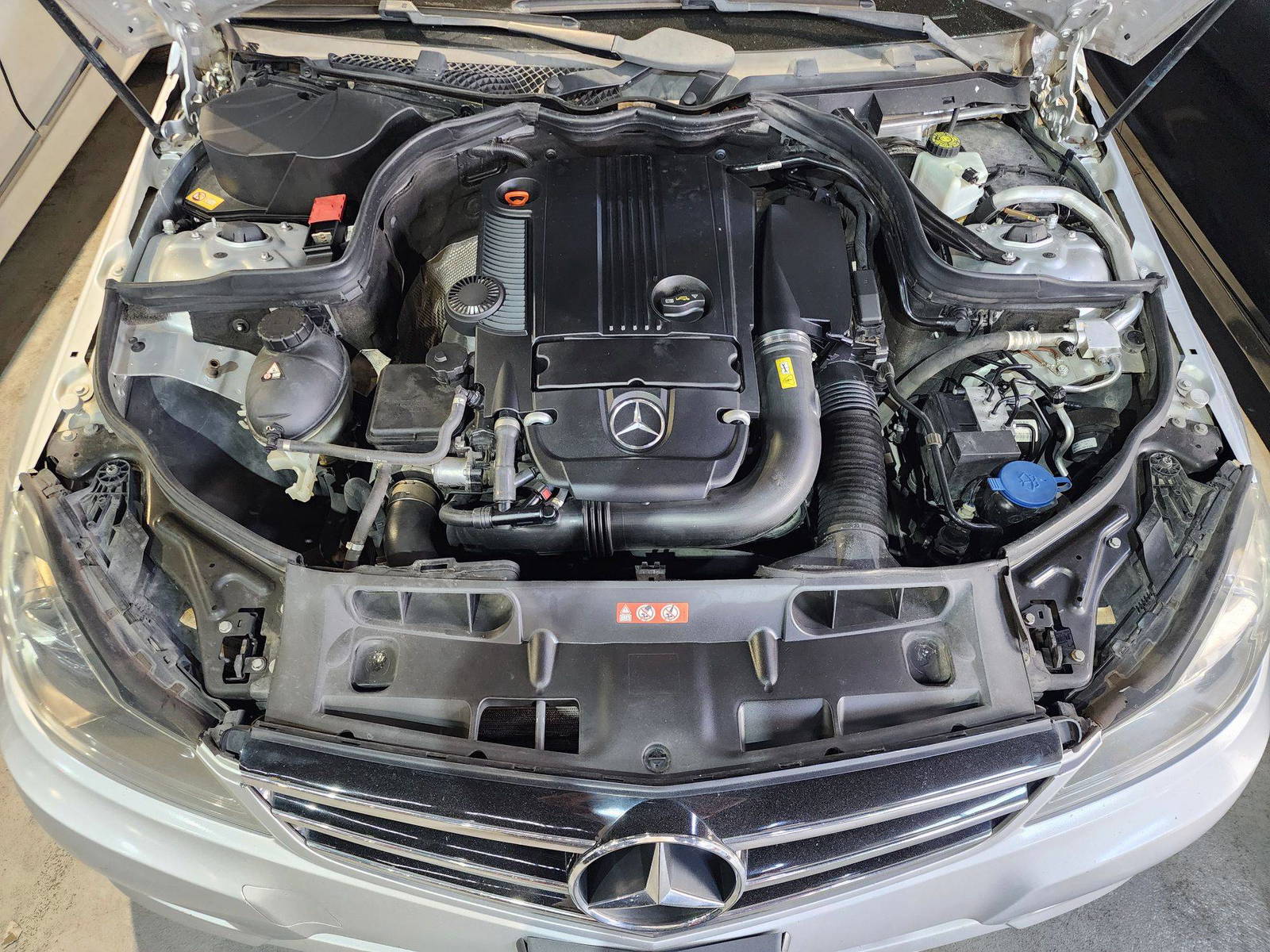 2014 MERCEDES BENZ C-250 — 172778 Miles — Lot 40696893 — Souq - Marhaba Auctions Used Cars - Image 14