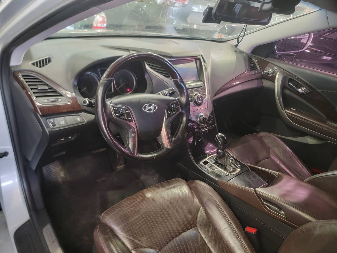 2011 HYUNDAI GRANDEUR — 232728 KM — Lot BA046240 — Main - Marhaba Auctions Used Cars - Image 7