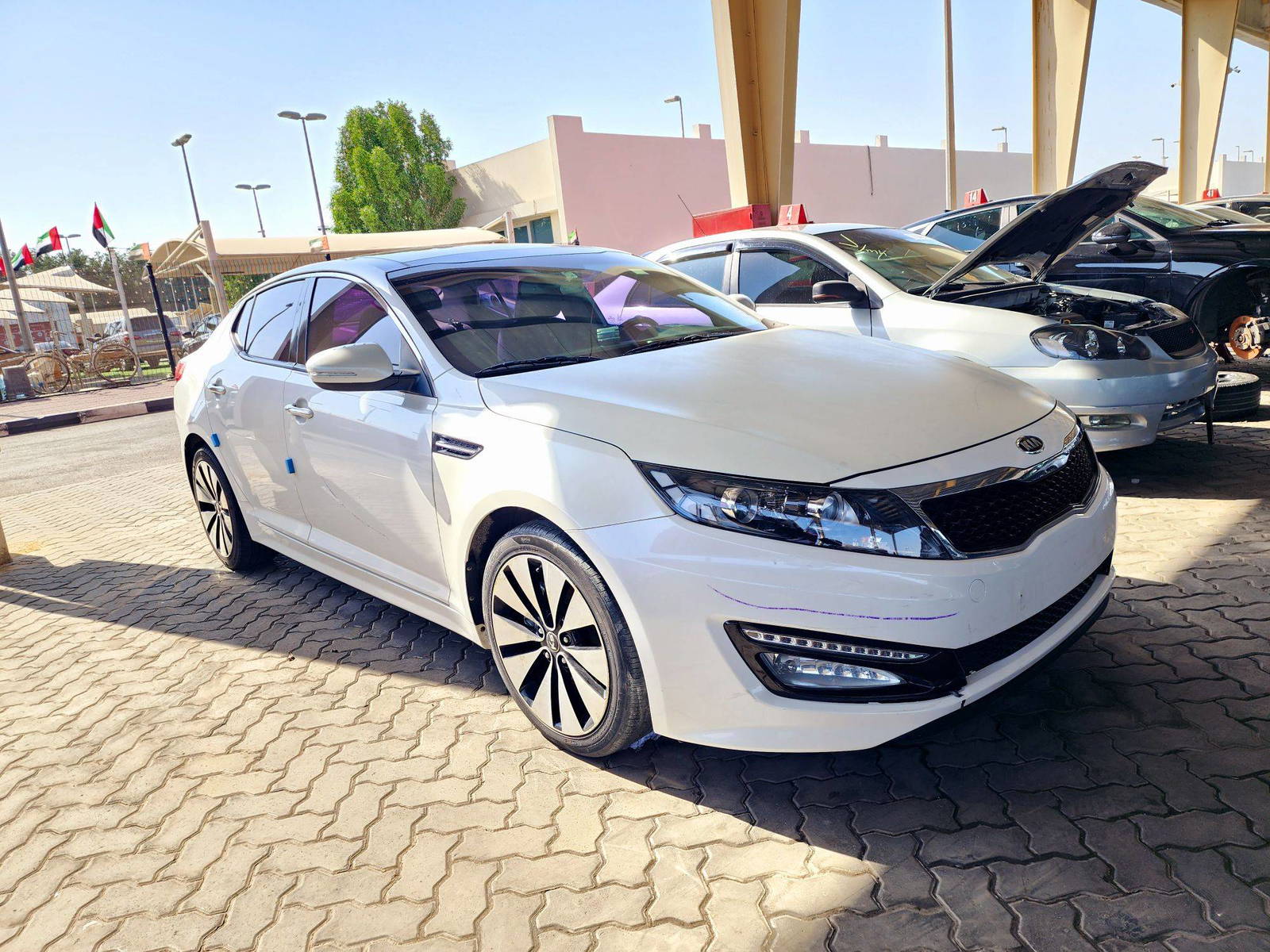 2011 KIA K5 — 159816 KM — Lot 052724 — Souq - Marhaba Auctions Used Cars - Image 4