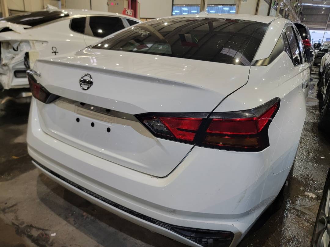 2020 NISSAN ALTIMA — 96136 Miles — Lot 241091 — Main - Marhaba Auctions Used Cars - Image 3