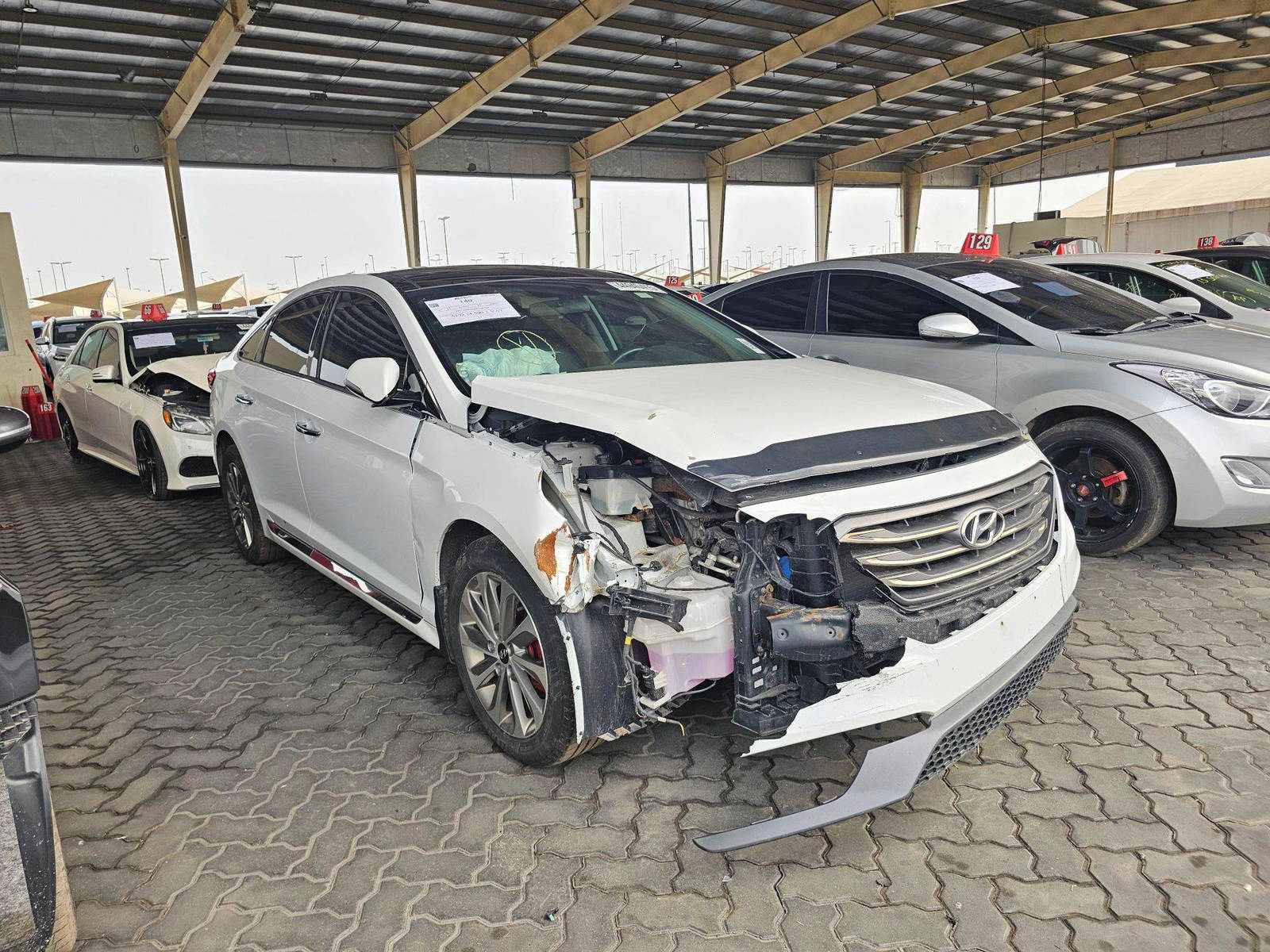 2015 HYUNDAI SONATA — 174758 KM — Lot 44940415 — Souq - Marhaba Auctions Used Cars - Image 4
