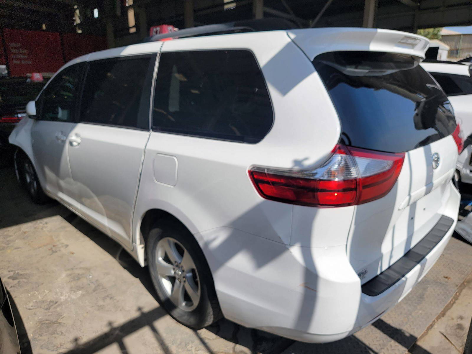 2015 TOYOTA SIENNA — 190816 Miles — Lot S582774 — Main - Marhaba Auctions Used Cars - Image 4