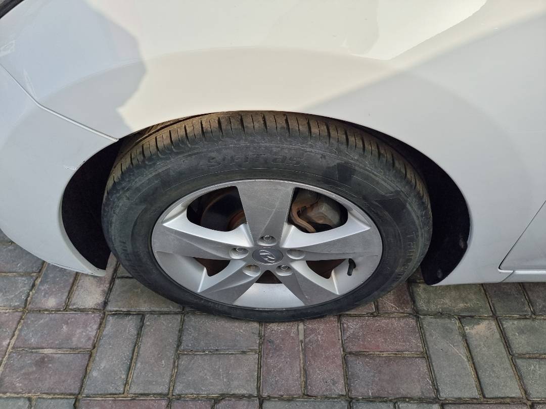 HYUNDAI AVANTE 2011 - Marhaba Auction Used Cars - Image 9