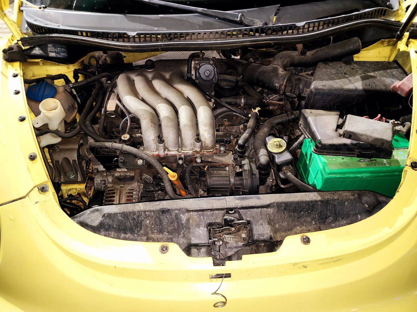 2000 VOLKSWAGEN BETTLE — Lot ZYM620318 — Souq - Marhaba Auctions Used Cars - Image 9