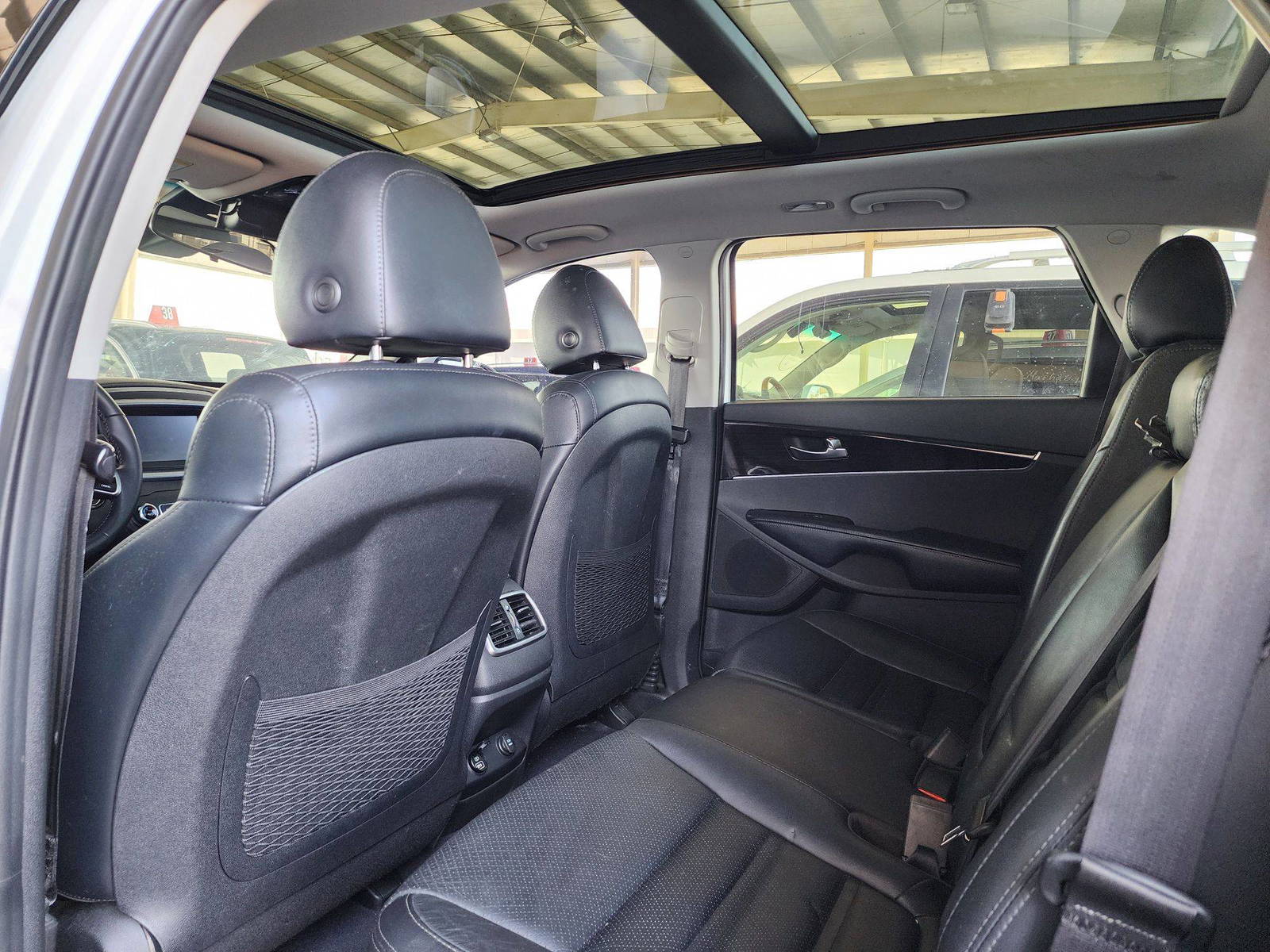 2020 KIA SORENTO — 42168 Miles — Lot 39095822 — Ind. 12 - Marhaba Auctions Used Cars - Image 6