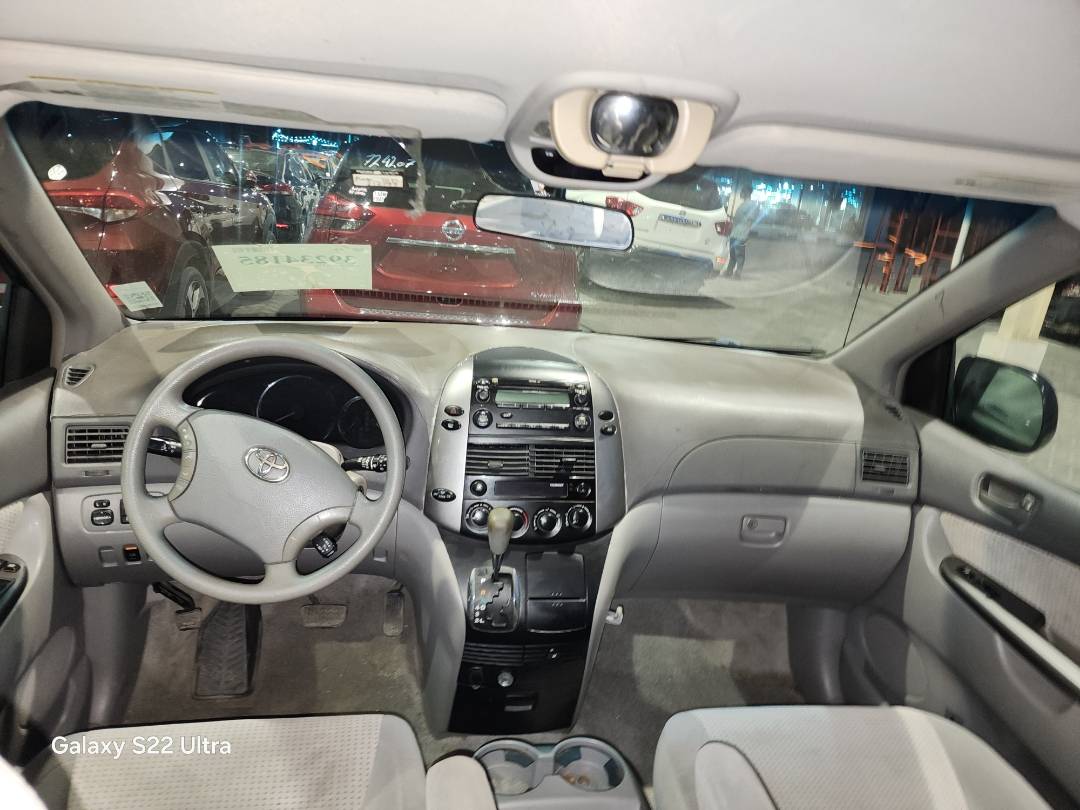 2007 TOYOTA SIENNA — 212193 Miles — Lot 39234185 — Souq - Marhaba Auctions Used Cars - Image 4