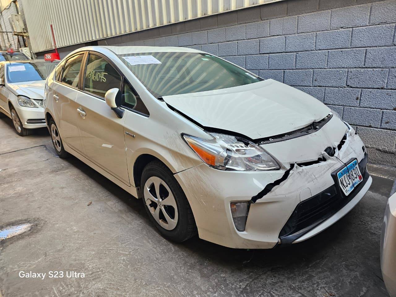 2015 TOYOTA PRIUS — 195191 Miles — Lot 42961045 — Main - Marhaba Auctions Used Cars - Image 4