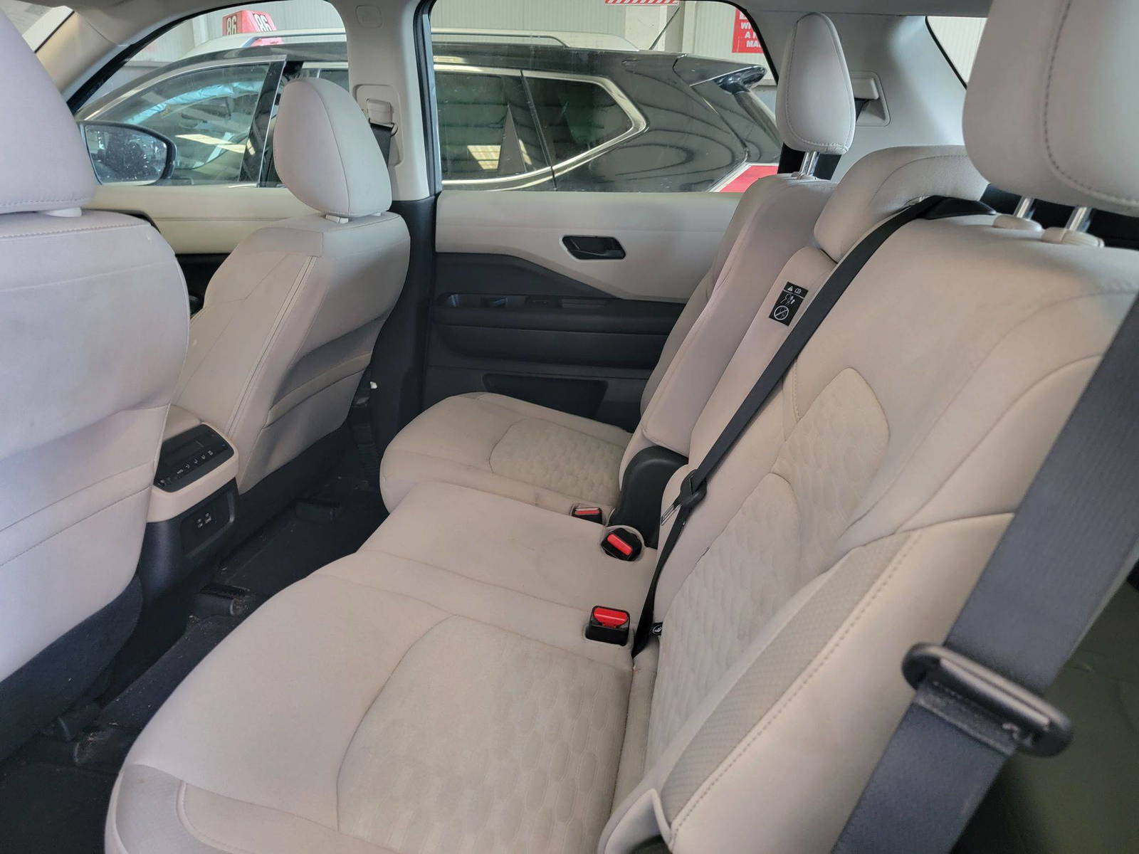 2023 NISSAN PATHFINDER — 26512 Miles — Lot 86820875 — Souq - Marhaba Auctions Used Cars - Image 7