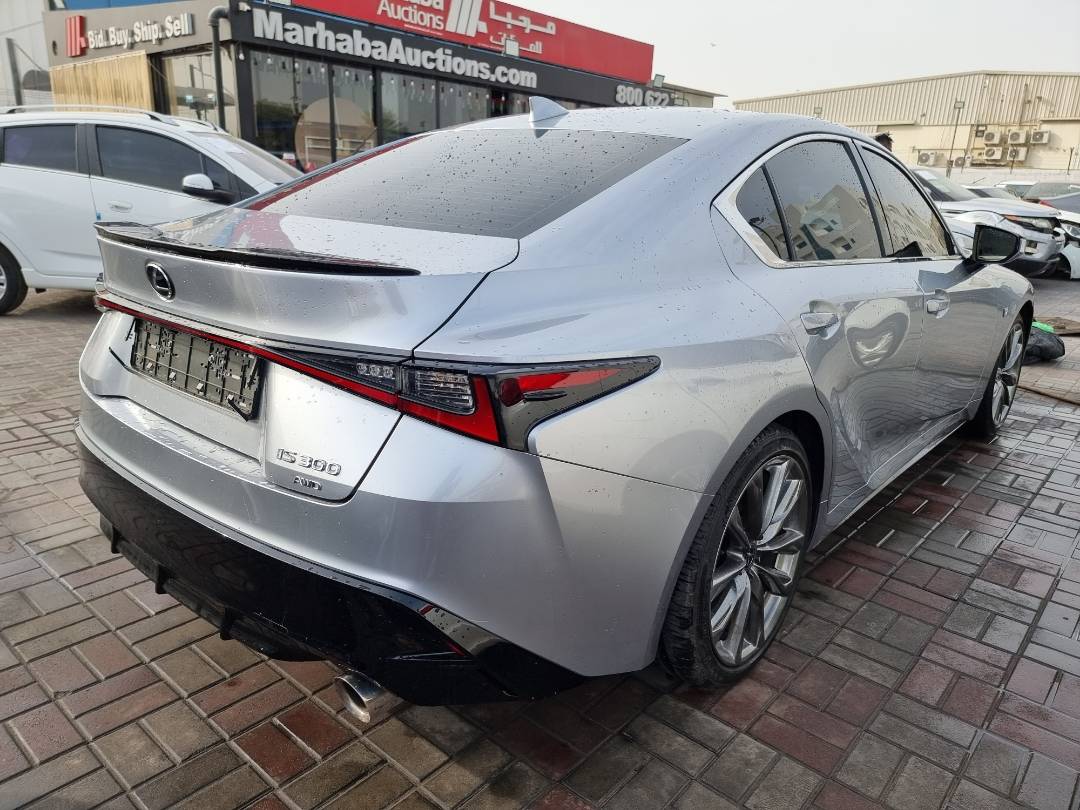2022 LEXUS IS 300 — 55562 KM — Lot 50215 — Ind. 12 - Marhaba Auctions Used Cars - Image 4