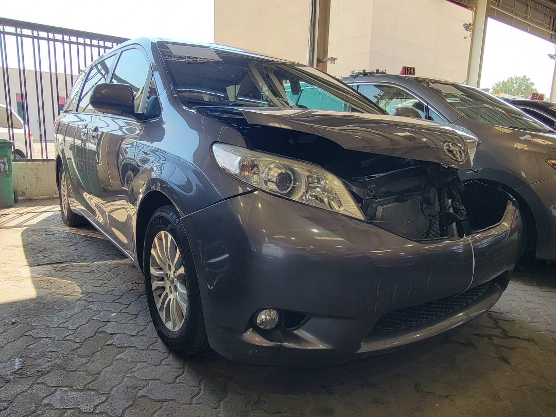 2015 TOYOTA SIENNA — 143180 Miles — Lot 613042 — Main - Marhaba Auctions Used Cars - Image 4