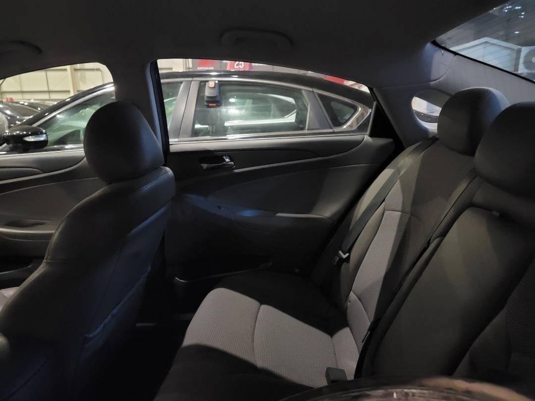 2013 HYUNDAI SONATA — 203920 Miles — Lot H676441 — Main - Marhaba Auctions Used Cars - Image 8
