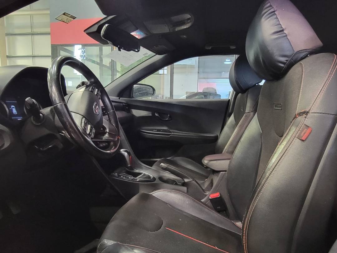 2019 HYUNDAI VELOSTER — 94477 Miles — Lot 38692952 — Souq - Marhaba Auctions Used Cars - Image 6