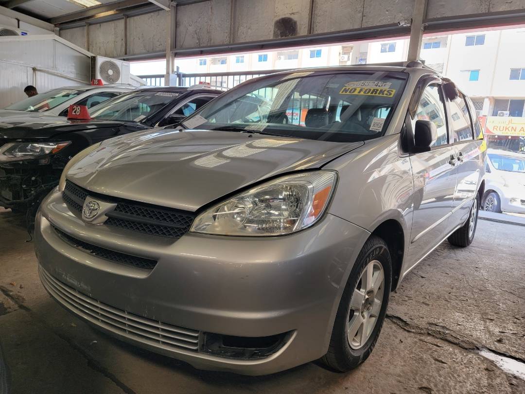 2004 TOYOTA SIENNA — 235444 Miles — Lot 81863343 — Main - Marhaba Auctions Used Cars - Image 5