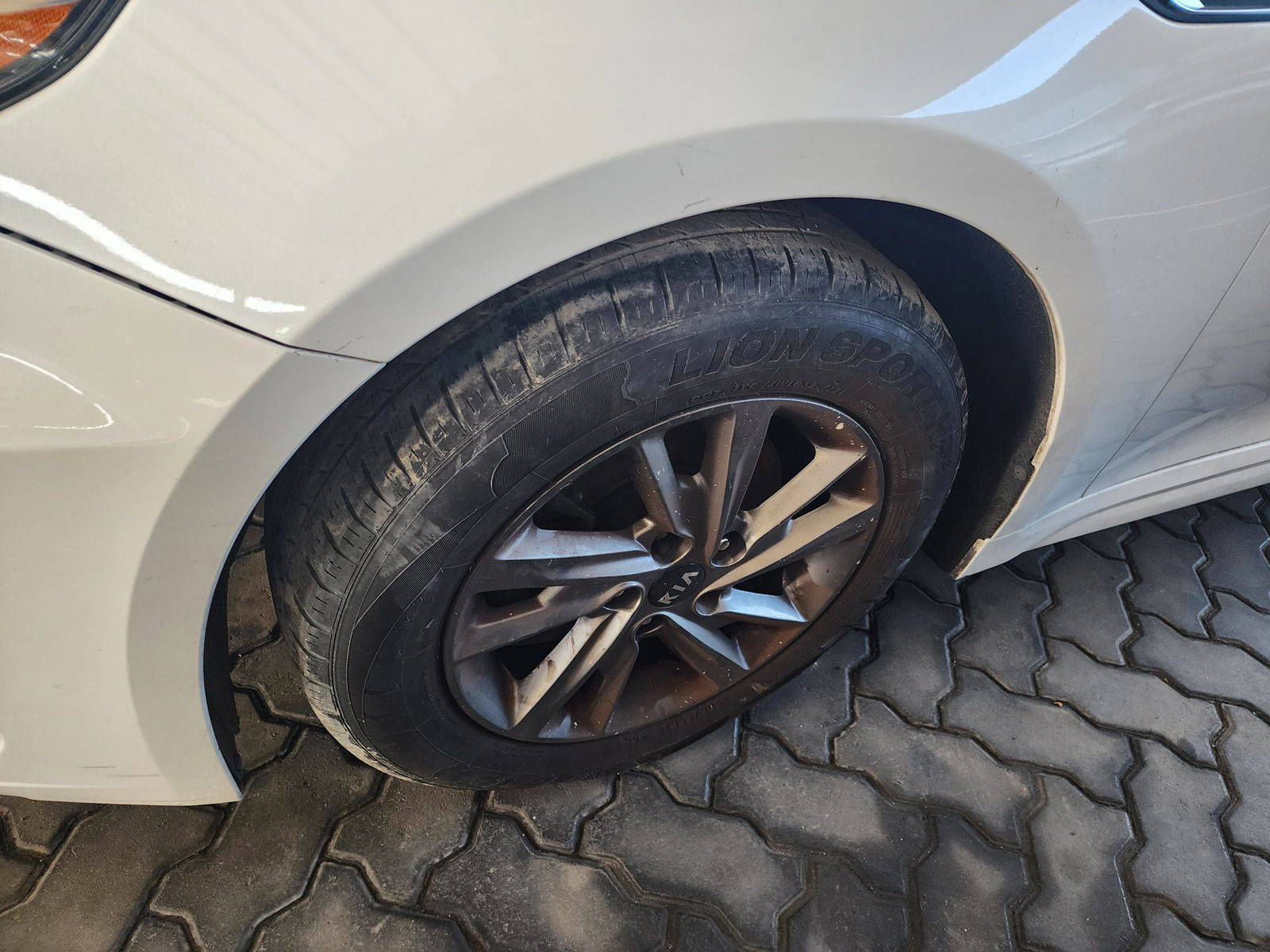 2019 KIA OPTIMA — 107009 Miles — Lot 77693653 - Marhaba Auctions Used Cars - Image 4