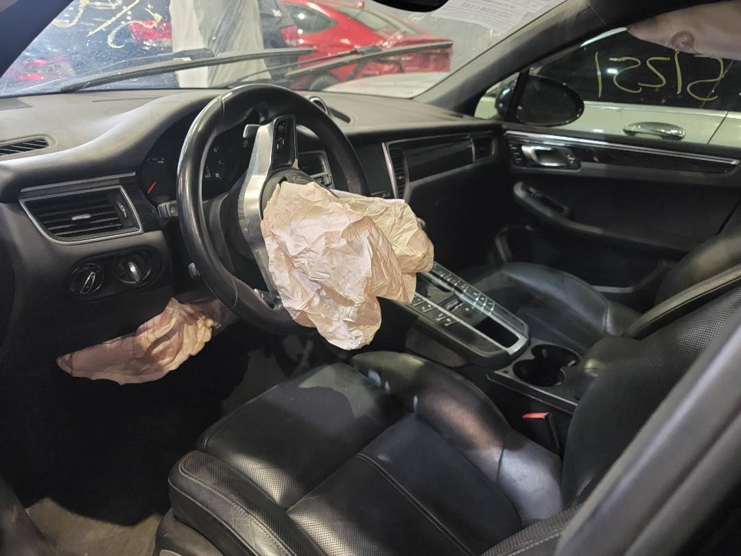 PORSCHE MACAN 2018 - Marhaba Auction Used Cars - Image 8