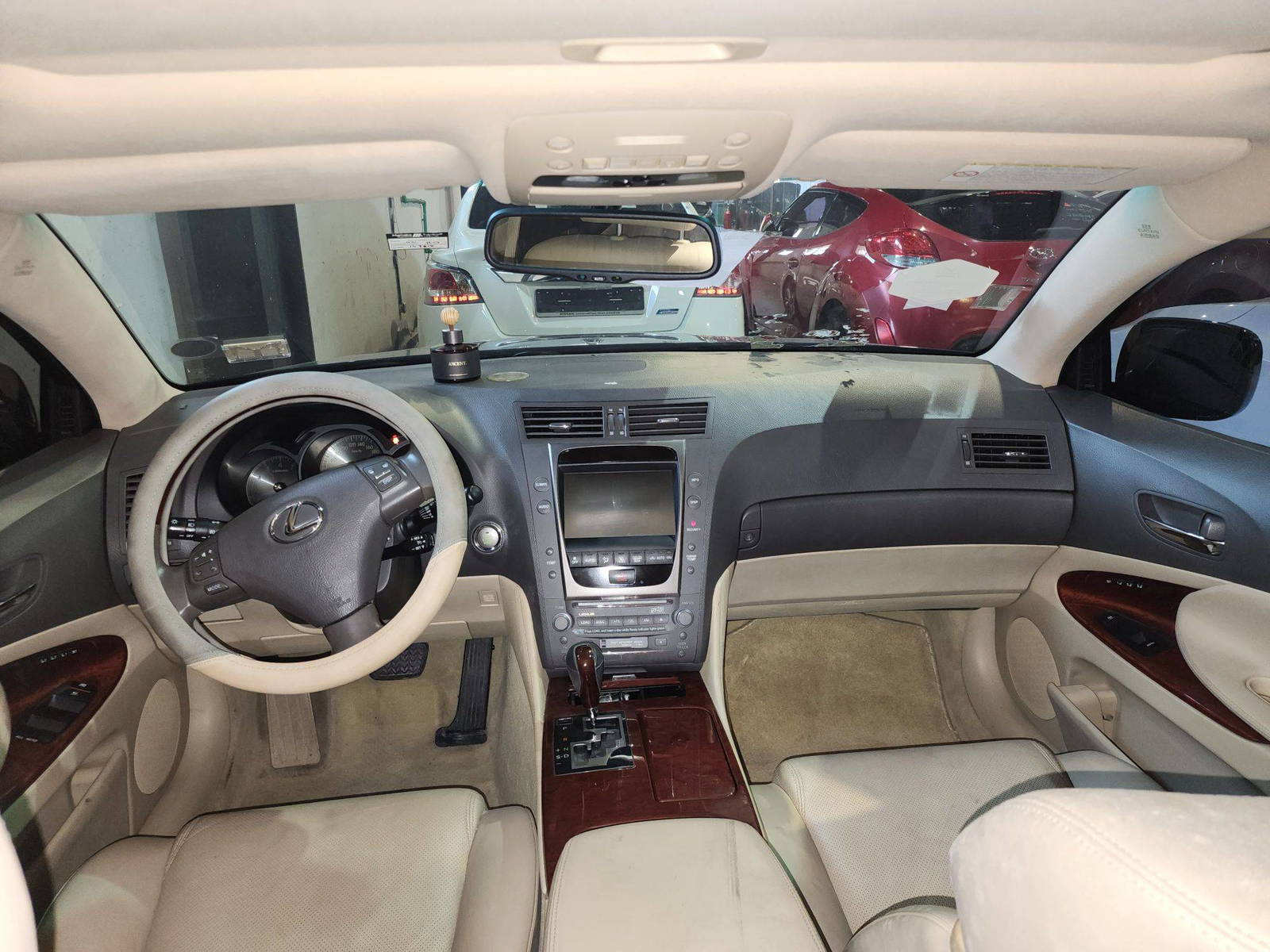2006 LEXUS GS 300 — 147815 KM — Lot 022916 — Al Quoz - Marhaba Auctions Used Cars - Image 8