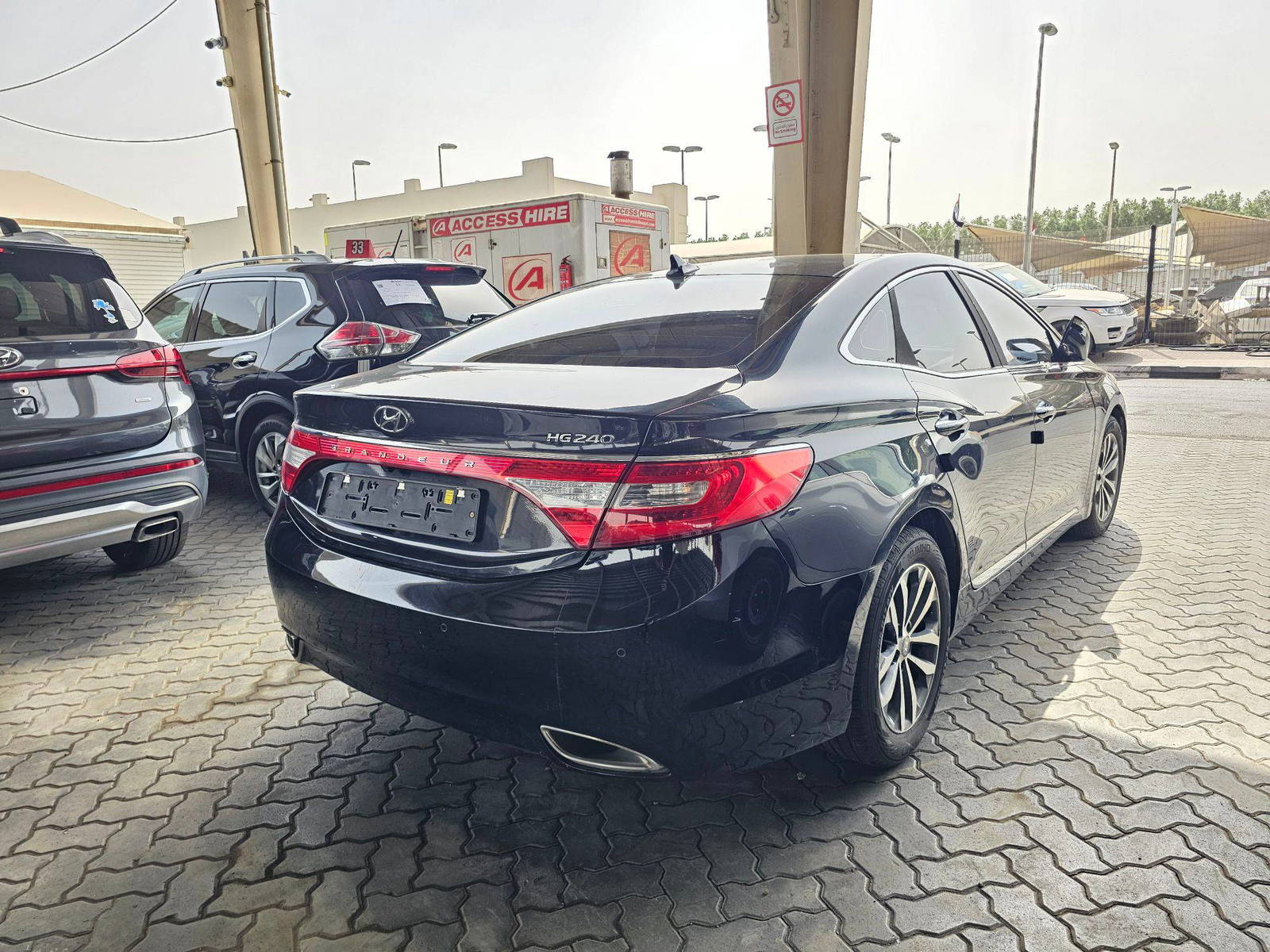 2011 HYUNDAI GRANDEUR — 204790 KM — Lot 028772 — Souq - Marhaba Auctions Used Cars - Image 4