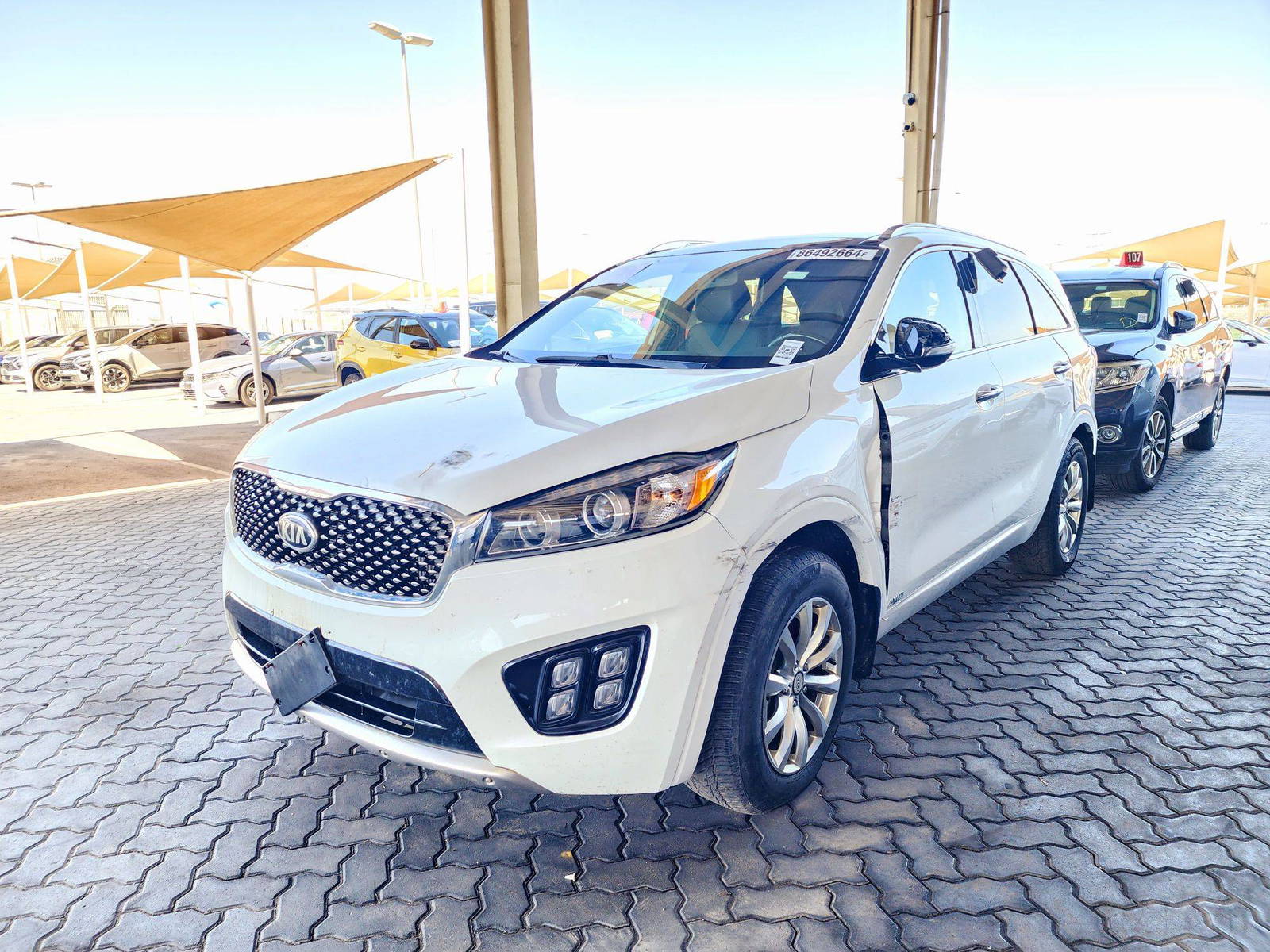 2016 KIA SORENTO — 169086 KM — Lot 86492664 — Souq - Marhaba Auctions Used Cars - Image 4