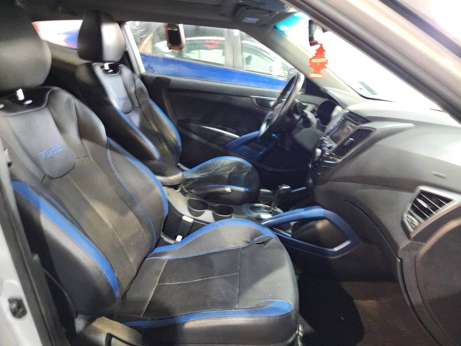 2014 HYUNDAI VELOSTER — 212979 Miles — Lot 40032895 — Al Quoz - Marhaba Auctions Used Cars - Image 9