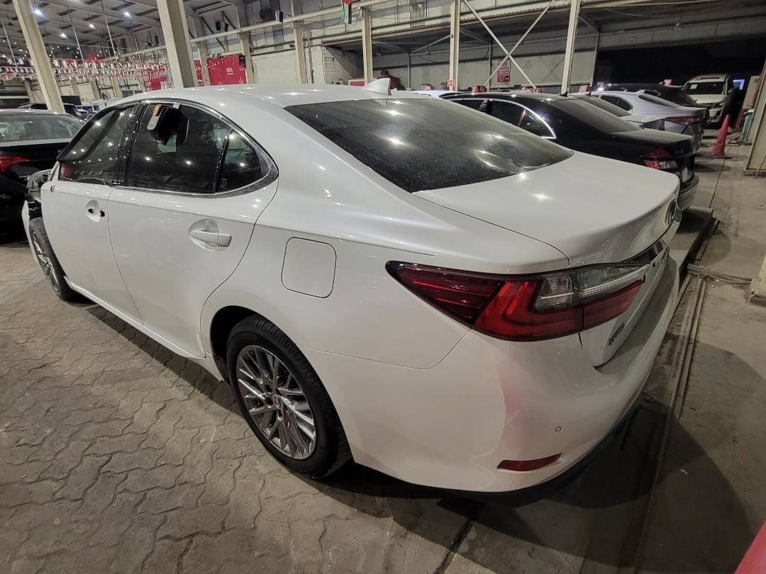 2016 LEXUS ES 350 — 162960 Miles — Lot GU020639 — Souq - Marhaba Auctions Used Cars - Image 5