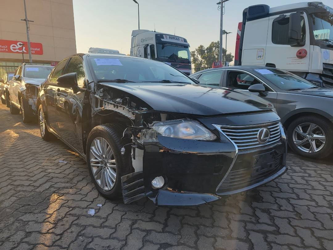 2013 LEXUS ES 350 — 106058 Miles — Lot D2061812 — Main - Marhaba Auctions Used Cars - Image 4