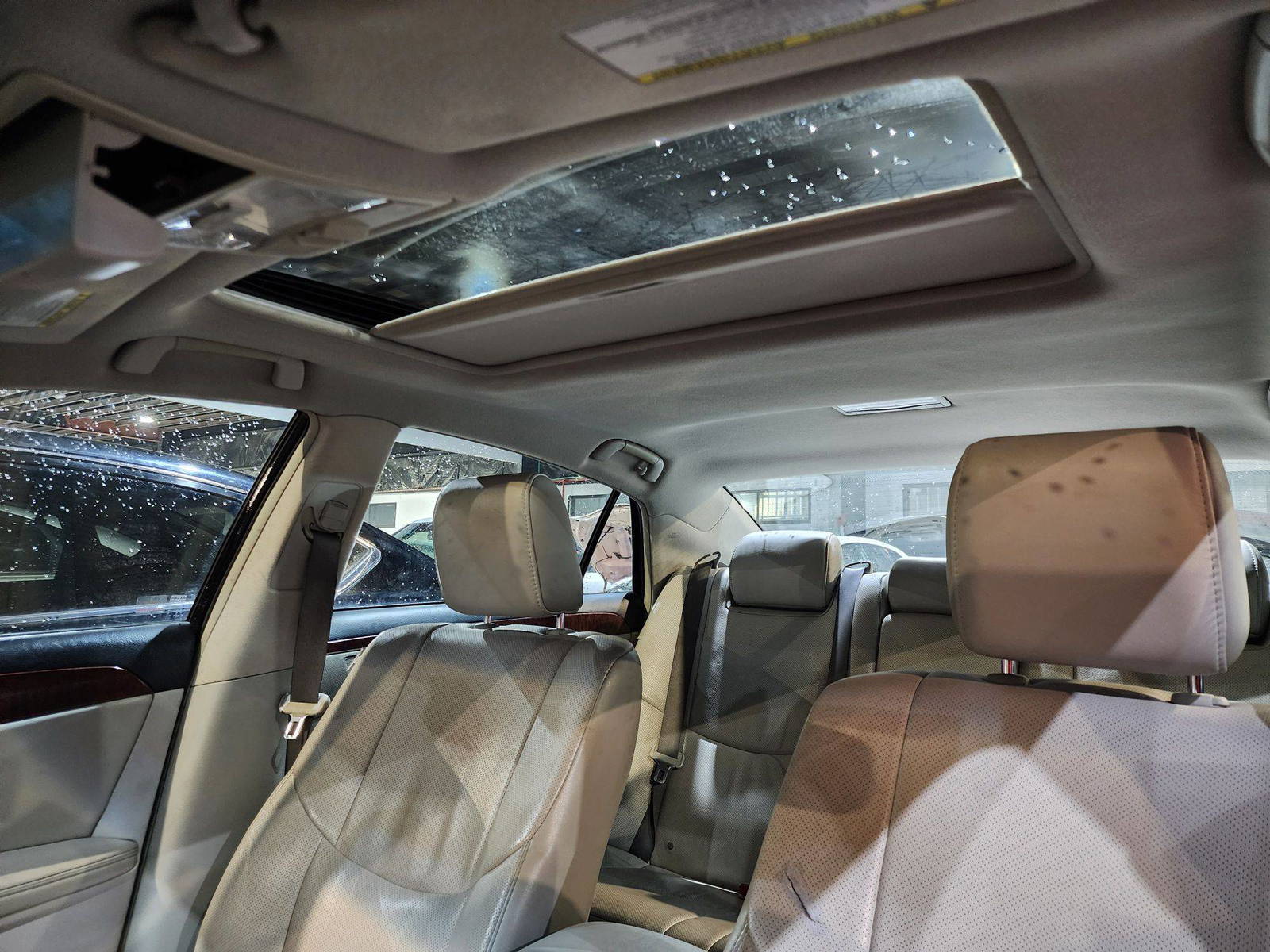 2011 TOYOTA AVALON — 253763 Miles — Lot 404044 — Al Quoz - Marhaba Auctions Used Cars - Image 10
