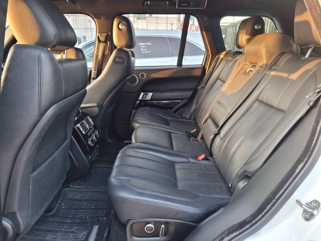 2017 LAND ROVER RANGE ROVER SUPERCHARGED — 96706 Miles — Lot 53536644 — Souq - Marhaba Auctions Used Cars - Image 6
