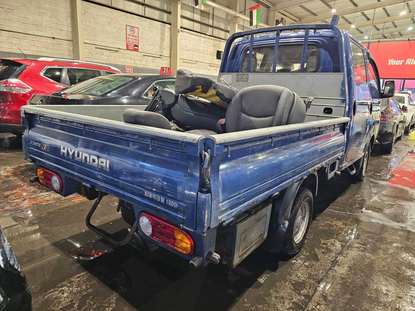 2011 HYUNDAI PORTER 2 — 197518 KM — Lot 655889 — Main - Marhaba Auctions Used Cars - Image 3