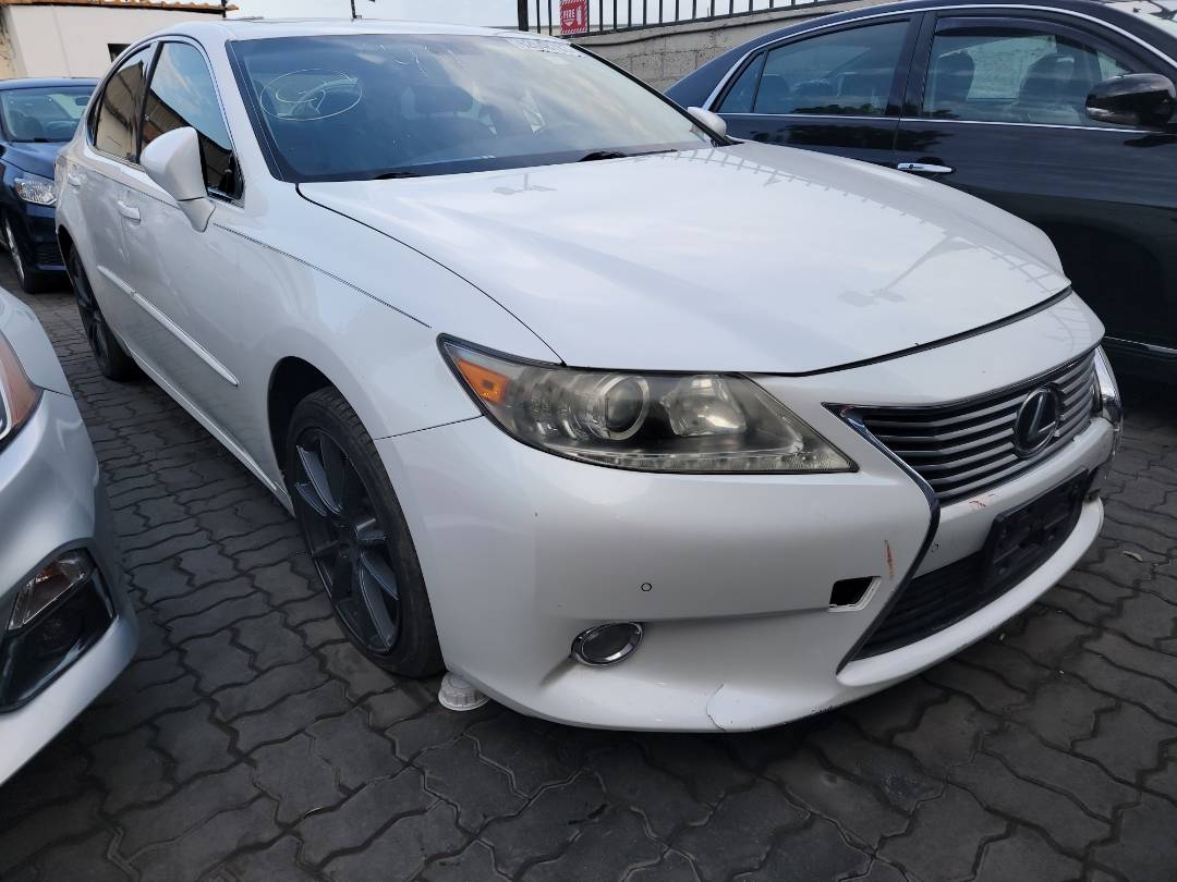 2013 LEXUS ES 350 — 186472 Miles — Lot 019750 - Marhaba Auctions Used Cars - Image 5
